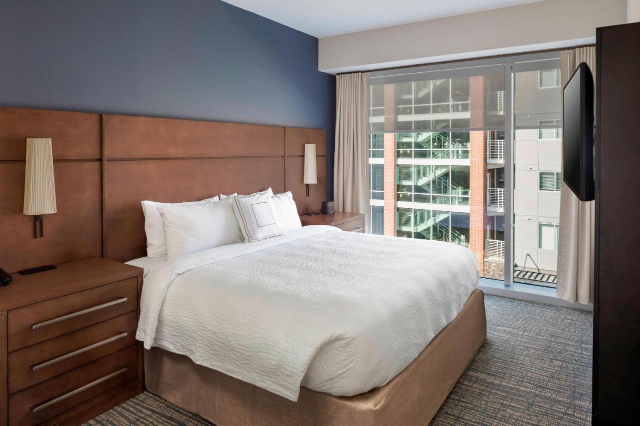 By Marriott Downtown Hotel Greenville