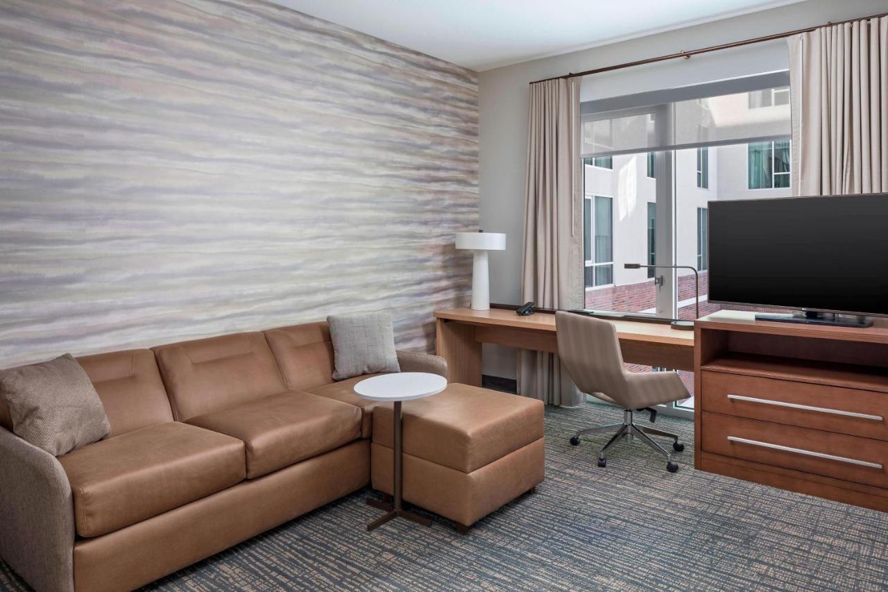 By Marriott Downtown 3* Greenville